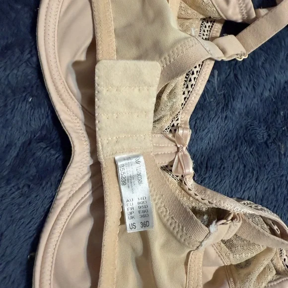 Wacoal Cream Bra with Textured Design and Adjustable Straps - Picture 4 of 4